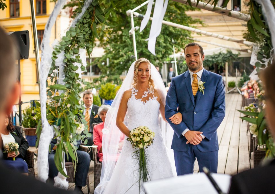 Bride and Groom Wedding Ceremony Best Prague wedding Charles Bridge Lavka